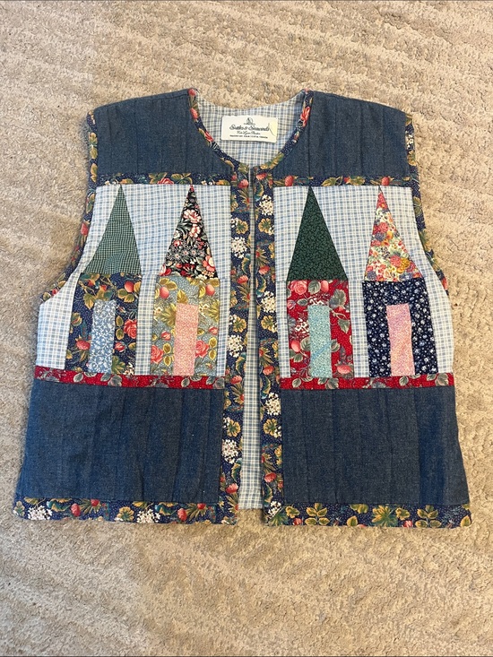 Suttles & Seawinds Jackets & Blazers - Vintage Suttles and Seawinds Quilted Denim Vest with Colorful House Motif M-L